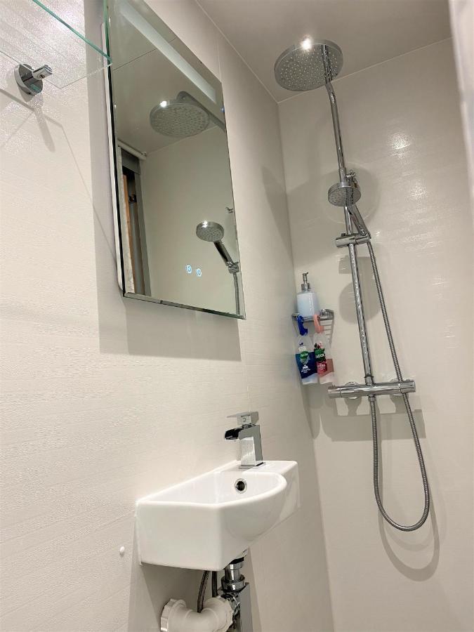 En-Suite Nook Near Forest & Sea, Super Value With Fridge, Microwave And Tv Lymington Ngoại thất bức ảnh