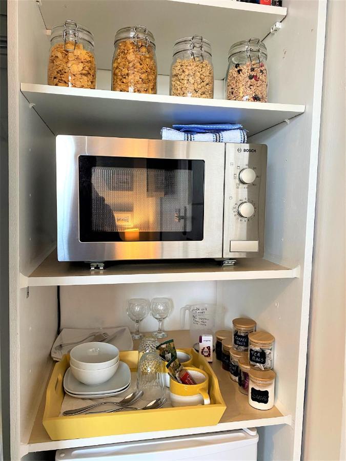 En-Suite Nook Near Forest & Sea, Super Value With Fridge, Microwave And Tv Lymington Ngoại thất bức ảnh
