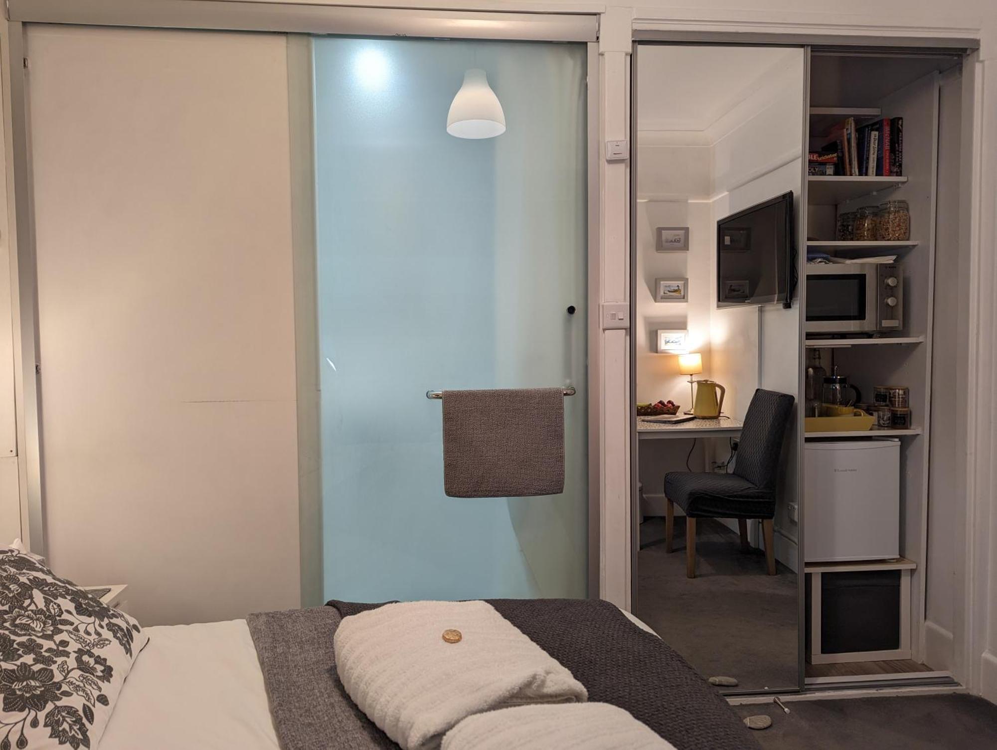 En-Suite Nook Near Forest & Sea, Super Value With Fridge, Microwave And Tv Lymington Ngoại thất bức ảnh